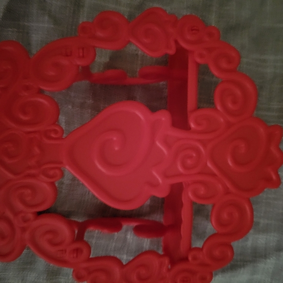 Playmates 2006 Strawberry Shortcake & Sweet Sleepover Doll and Bed - Picture 5 of 6